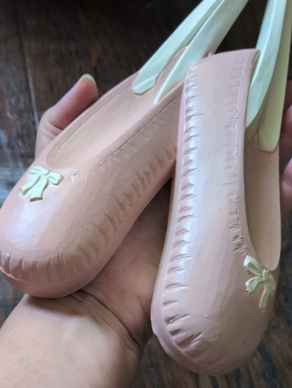 HOMCO I Vintage Pink Pointe Ballet Slippers Shoes Wall Hanging Ballerina Decor